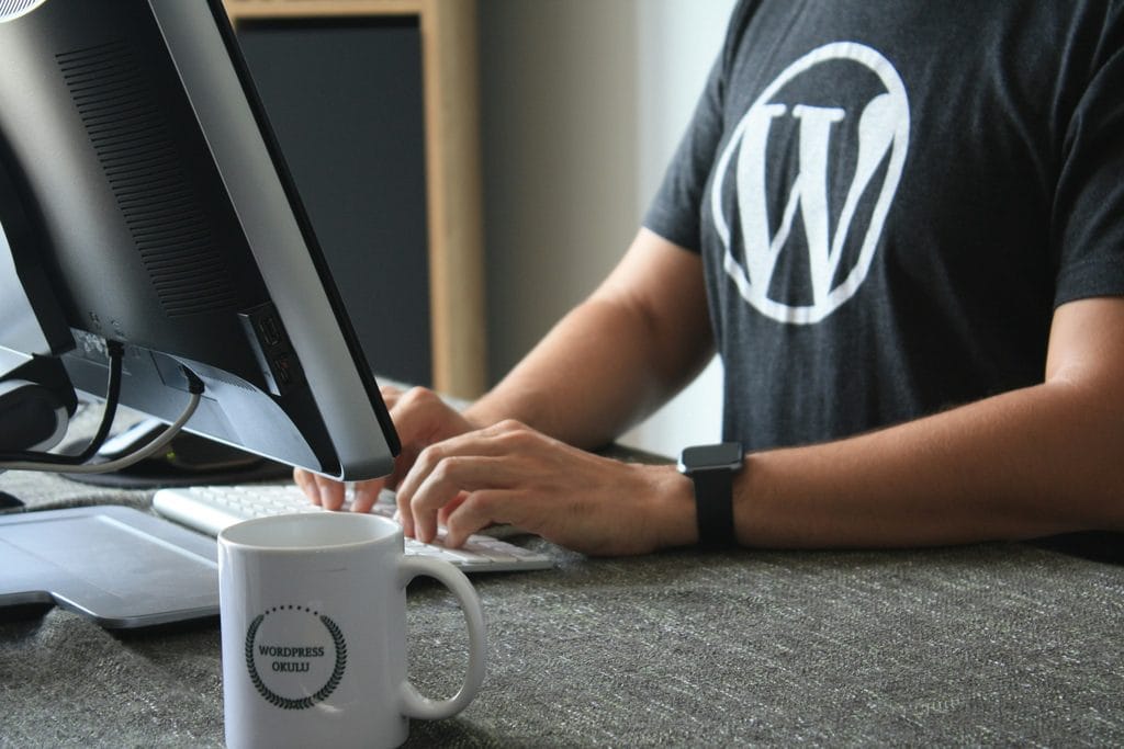 Zakaj izbrati WordPress za vašo spletno stran – Prednosti odprtokodne platforme